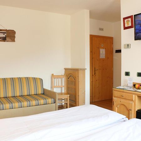 Hotel "La Suisse" ลีวินโญ ภายนอก รูปภาพ