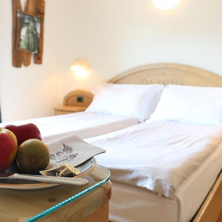 Hotel "La Suisse" ลีวินโญ ภายนอก รูปภาพ