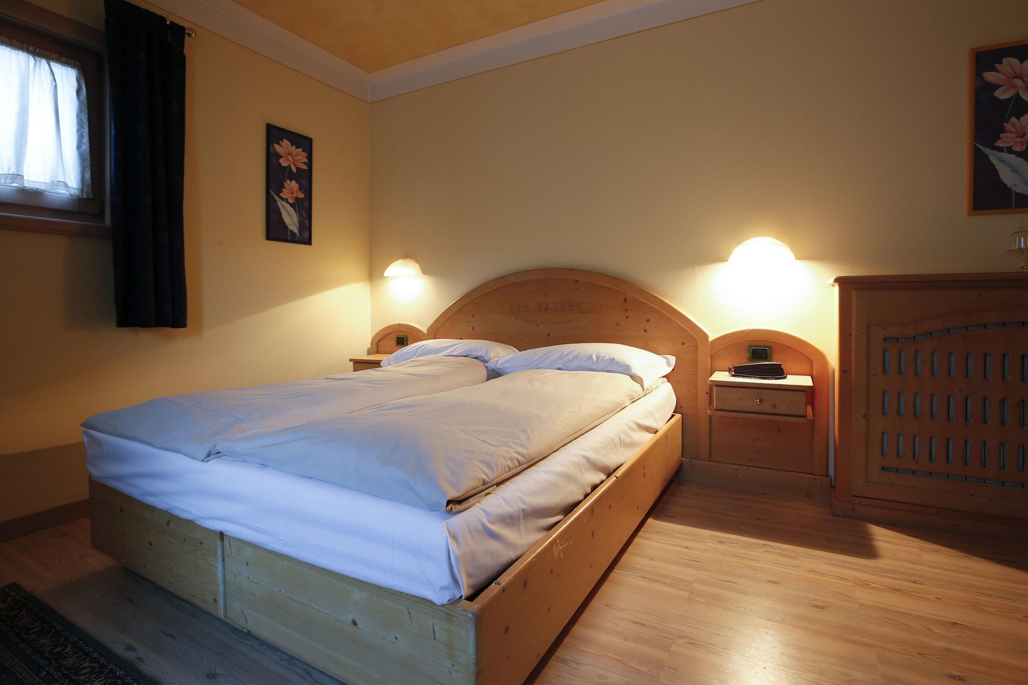 Hotel "La Suisse" ลีวินโญ ภายนอก รูปภาพ