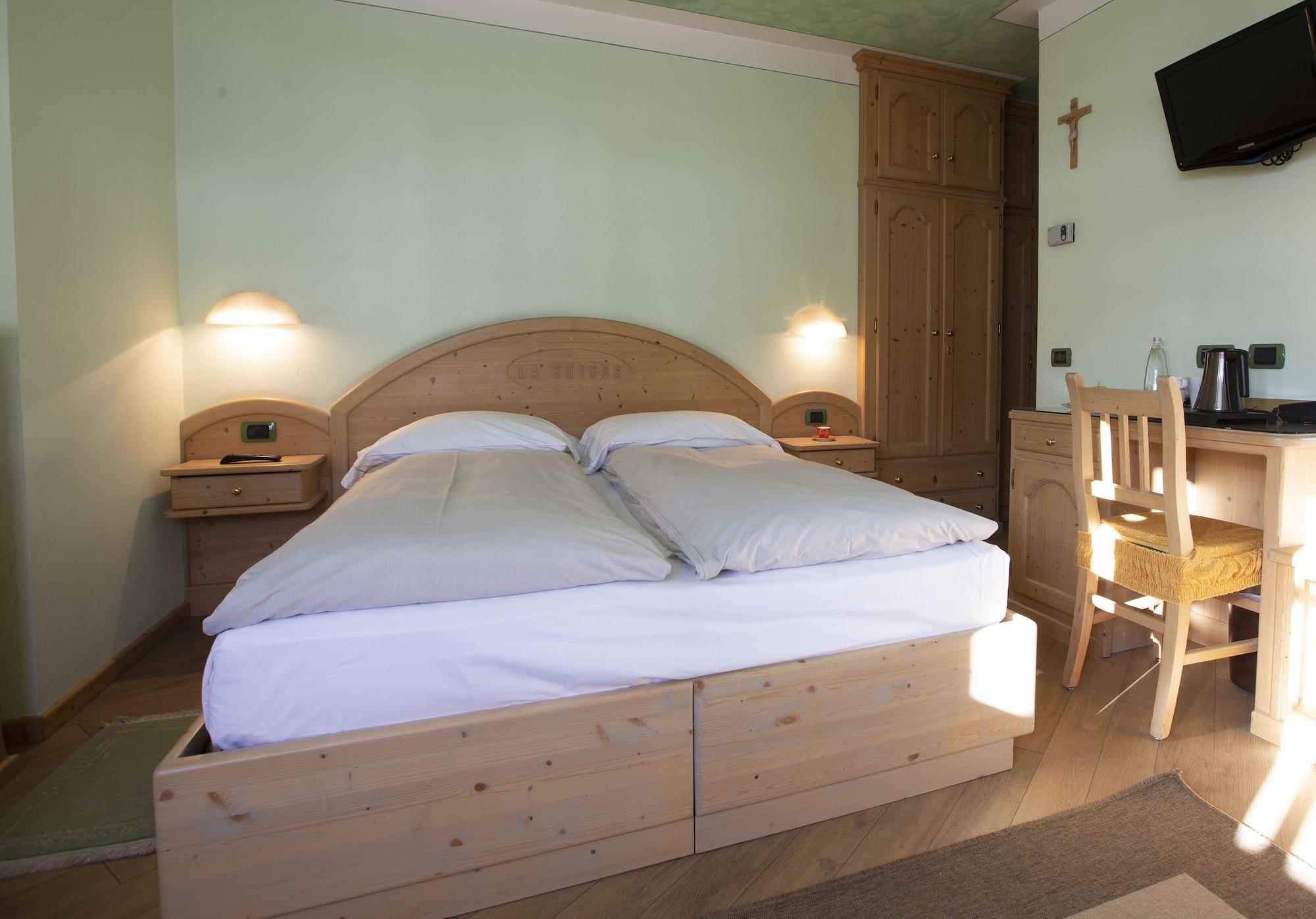 Hotel "La Suisse" ลีวินโญ ภายนอก รูปภาพ