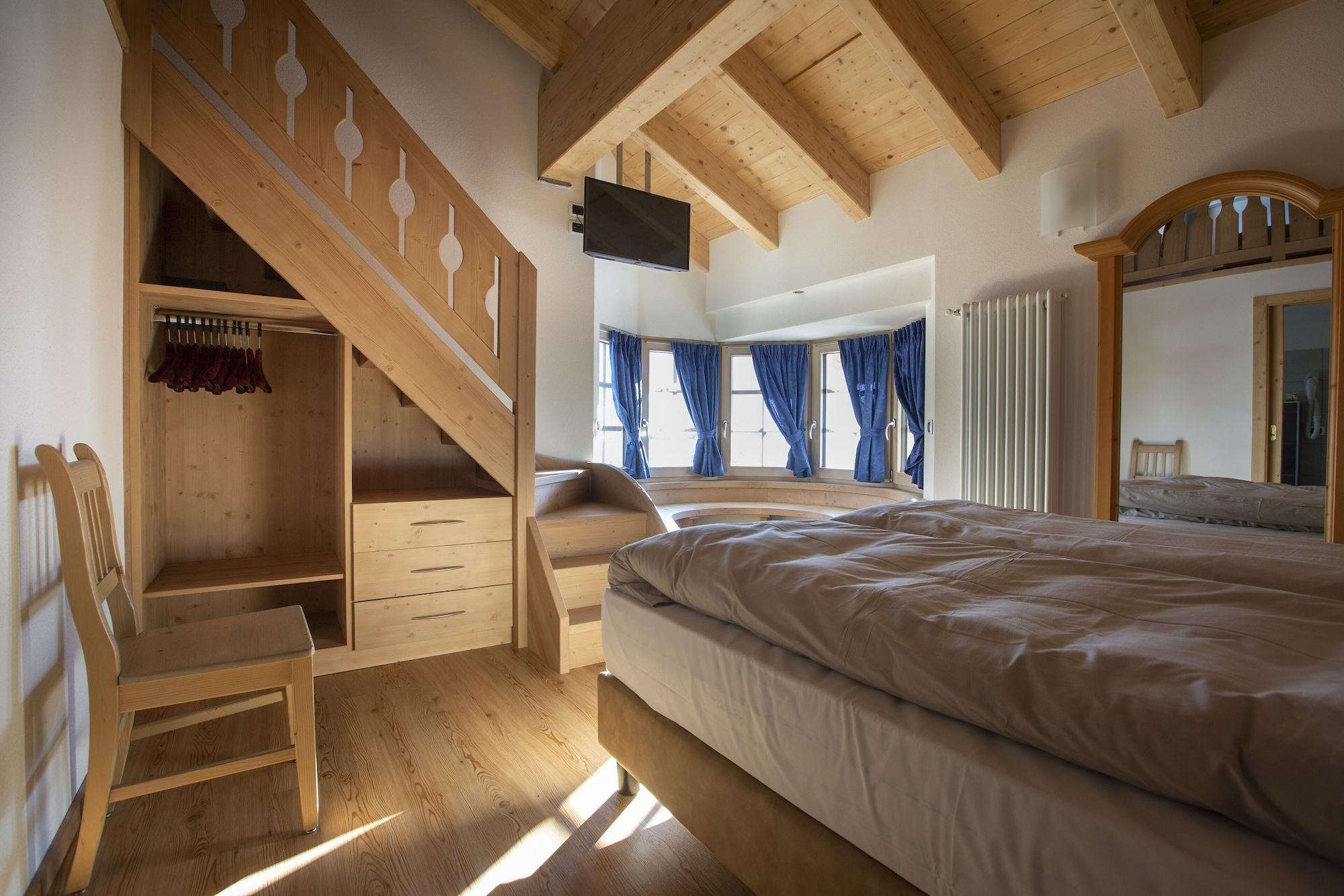 Hotel "La Suisse" ลีวินโญ ภายนอก รูปภาพ