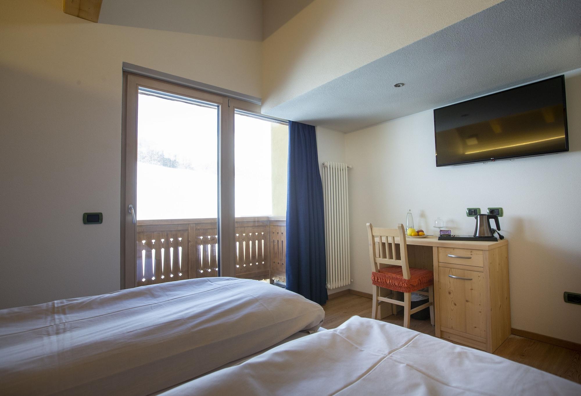 Hotel "La Suisse" ลีวินโญ ภายนอก รูปภาพ