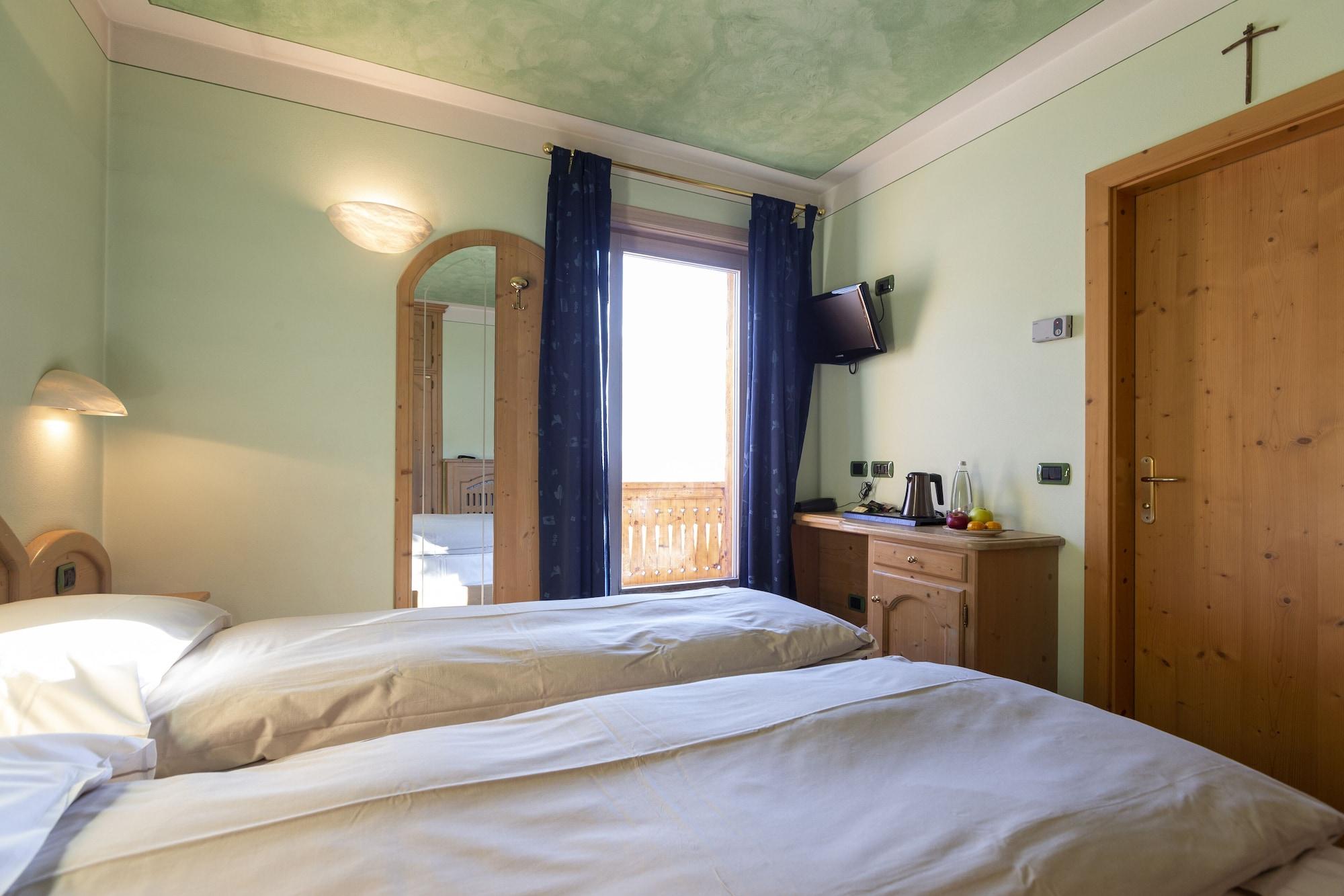 Hotel "La Suisse" ลีวินโญ ภายนอก รูปภาพ