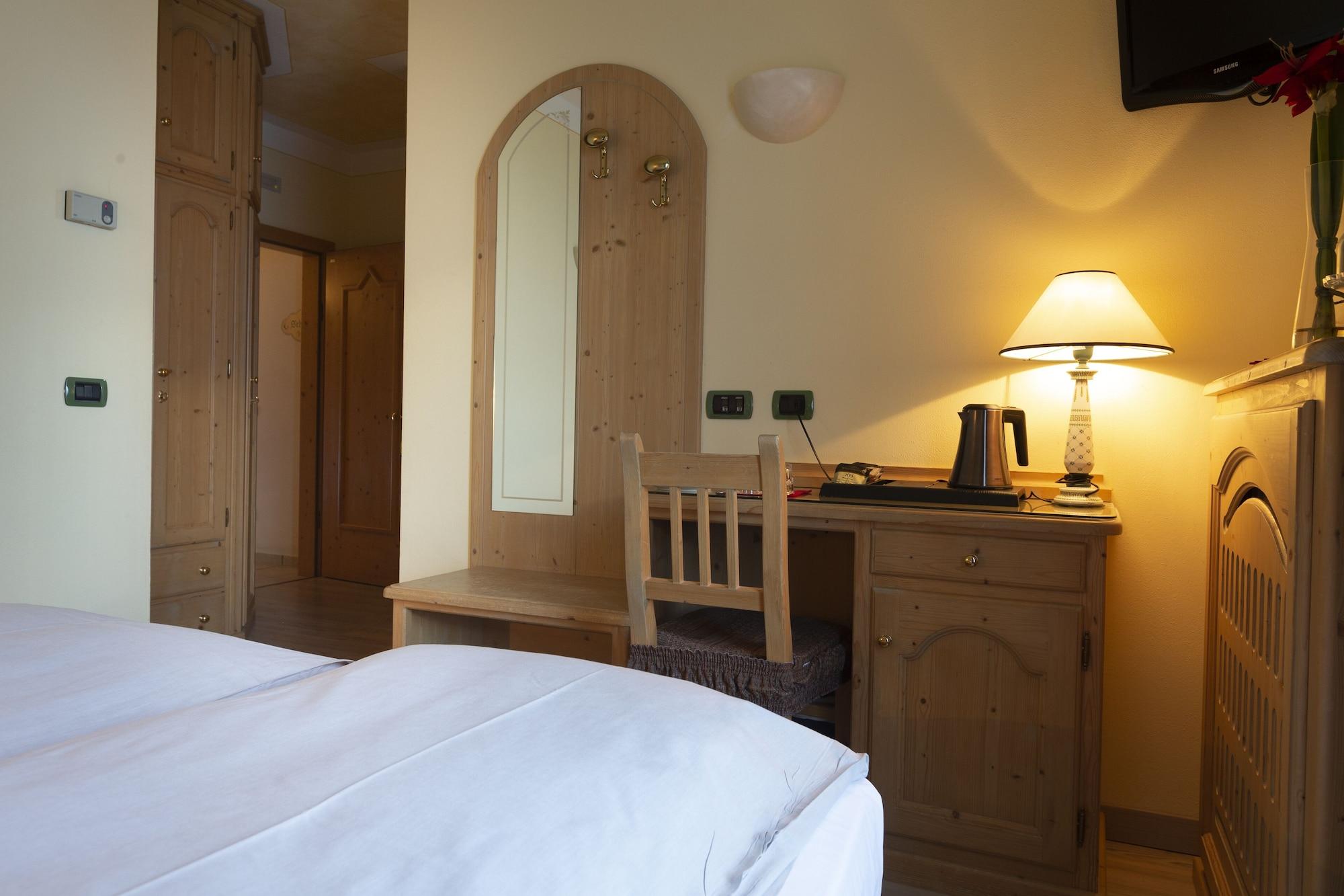 Hotel "La Suisse" ลีวินโญ ภายนอก รูปภาพ