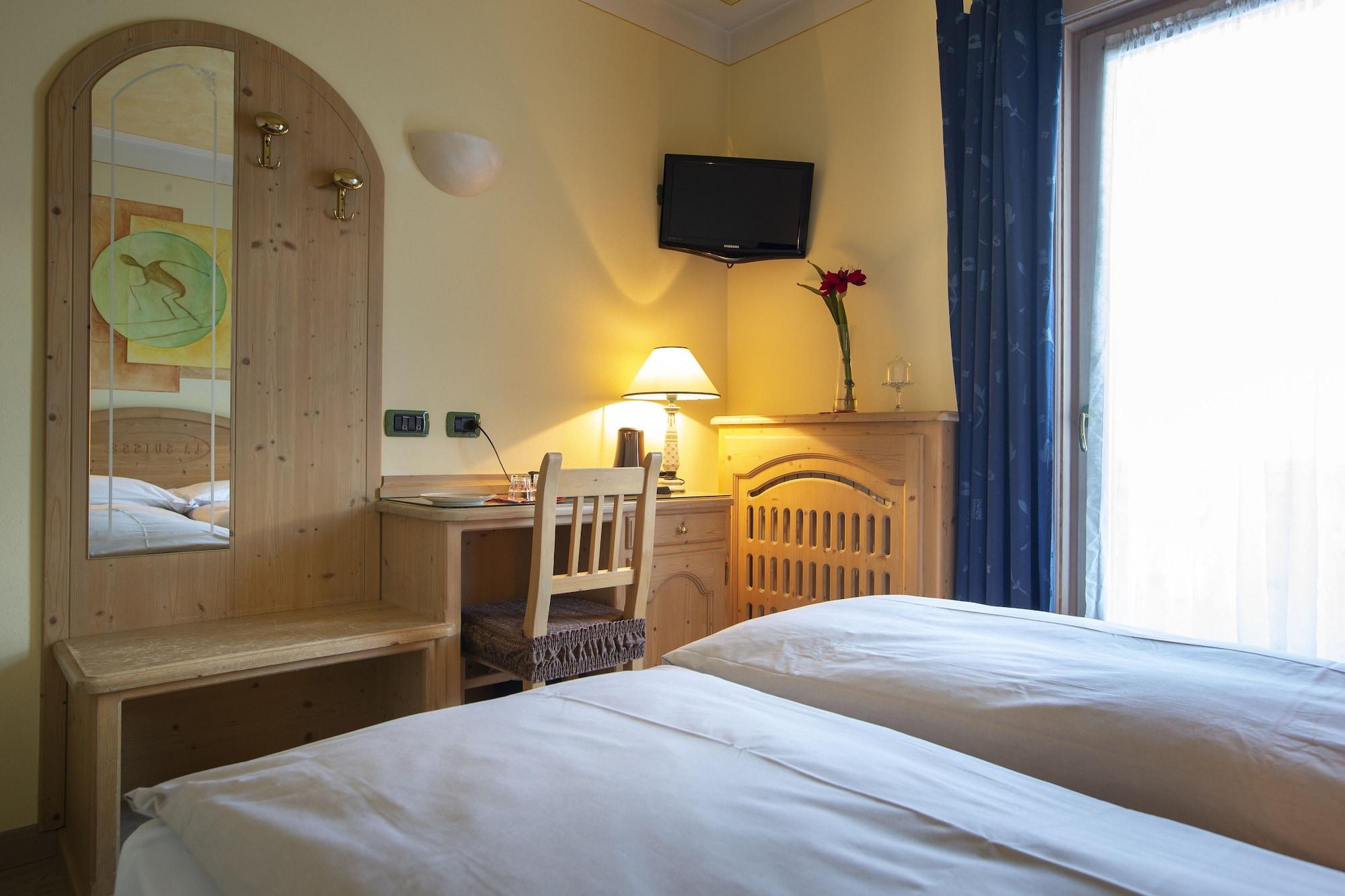 Hotel "La Suisse" ลีวินโญ ภายนอก รูปภาพ