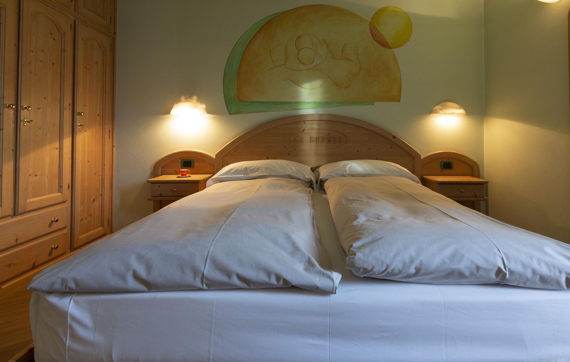 Hotel "La Suisse" ลีวินโญ ภายนอก รูปภาพ