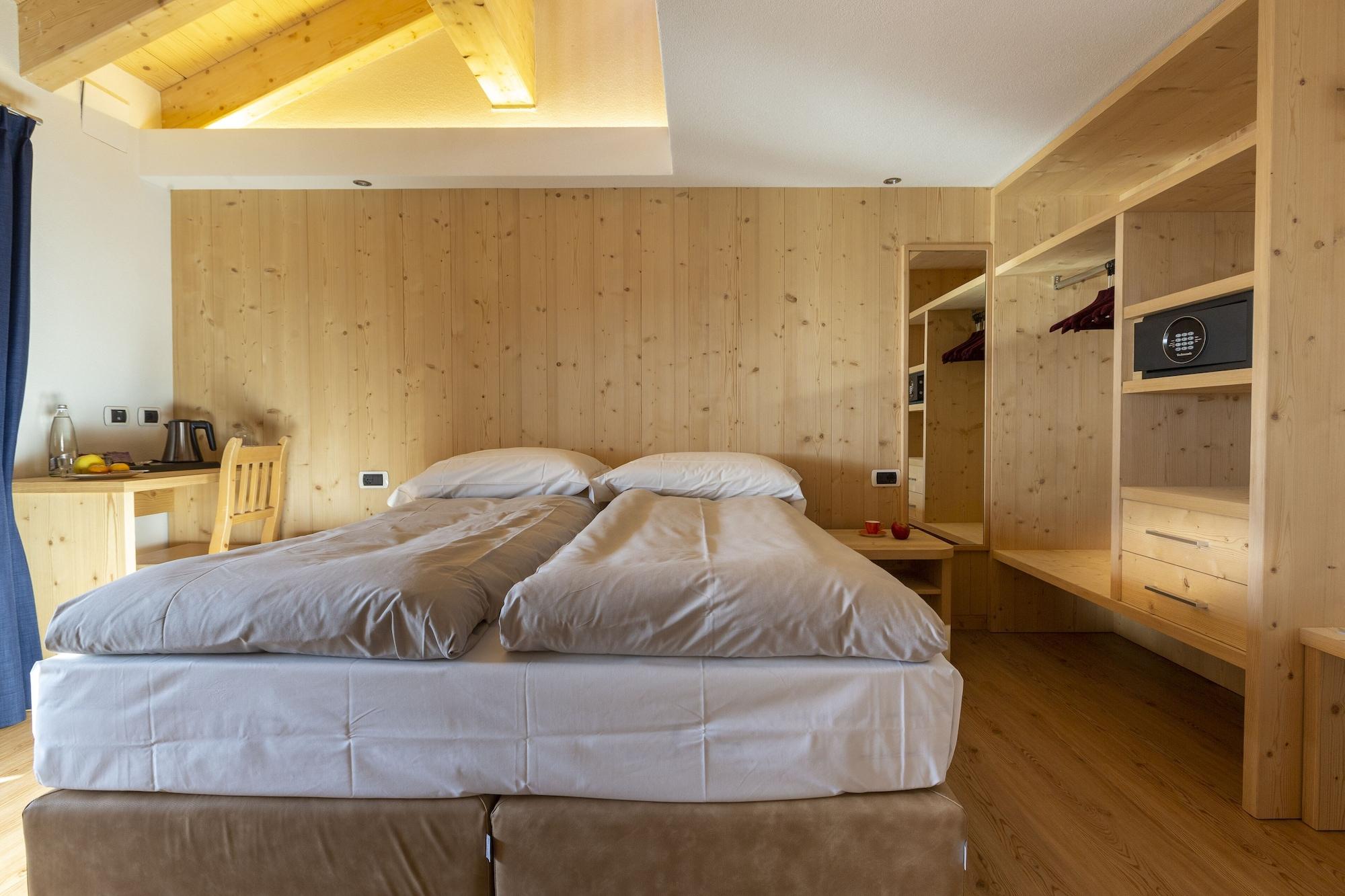 Hotel "La Suisse" ลีวินโญ ภายนอก รูปภาพ