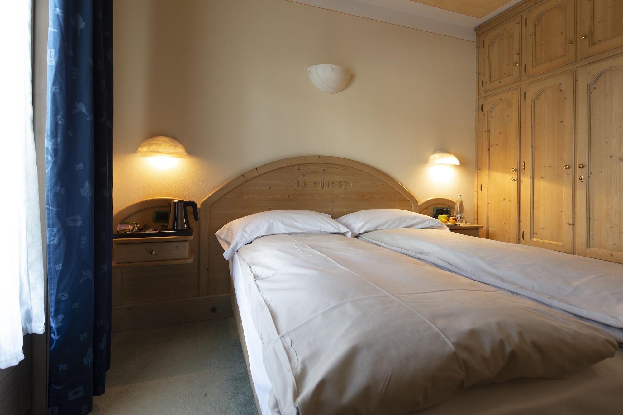 Hotel "La Suisse" ลีวินโญ ภายนอก รูปภาพ
