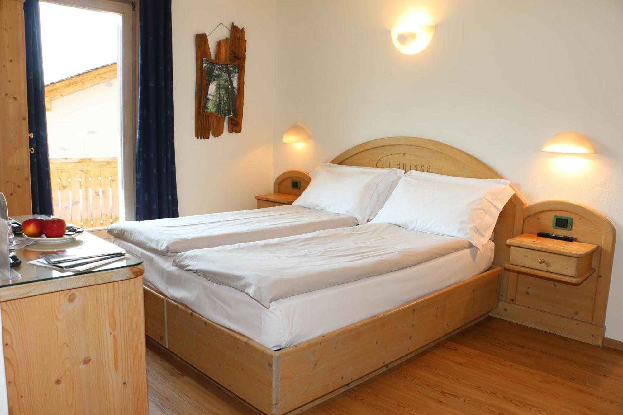 Hotel "La Suisse" ลีวินโญ ภายนอก รูปภาพ