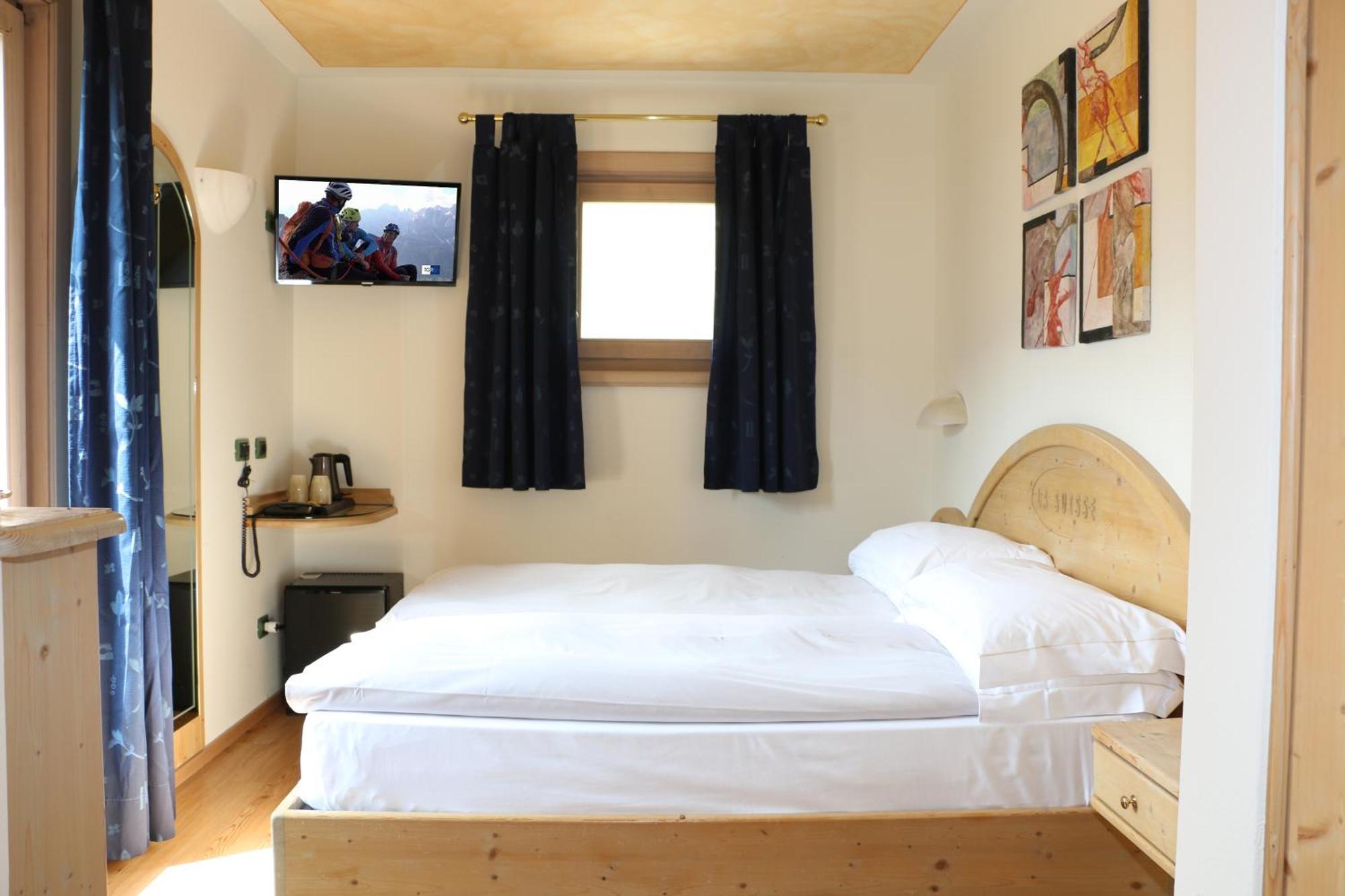 Hotel "La Suisse" ลีวินโญ ภายนอก รูปภาพ