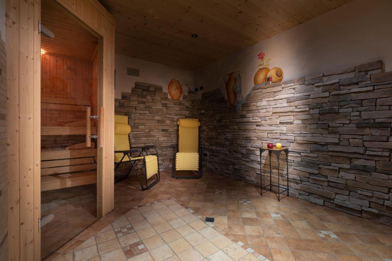 Hotel "La Suisse" ลีวินโญ ภายนอก รูปภาพ