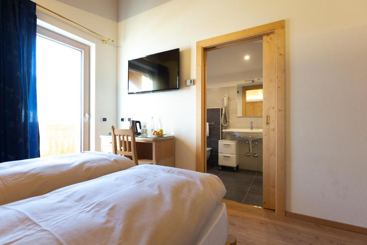 Hotel "La Suisse" ลีวินโญ ภายนอก รูปภาพ