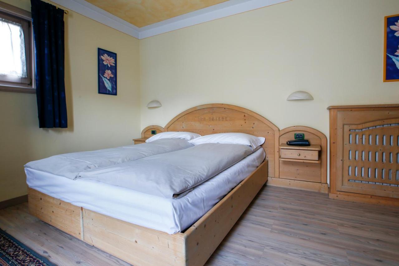 Hotel "La Suisse" ลีวินโญ ภายนอก รูปภาพ